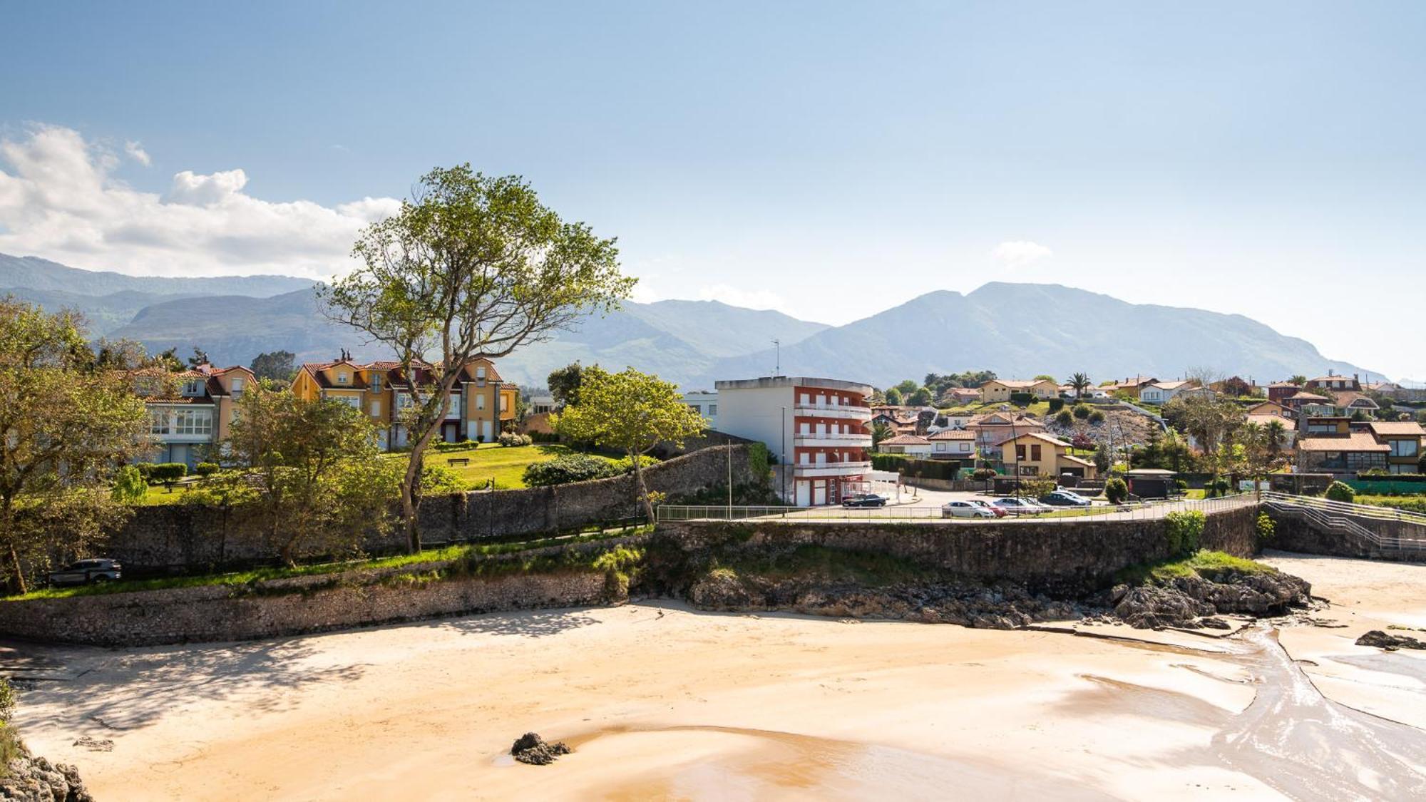 Casa En La Costa Con Wifi Jardin Y Barbacoa Pensionat Llanes Exteriör bild